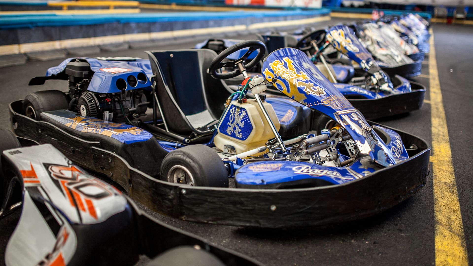 Hat Ihr Kind Talent für den Motorsport? Dann probieren Sie es in der Sporthalle PRAGA ARENA.